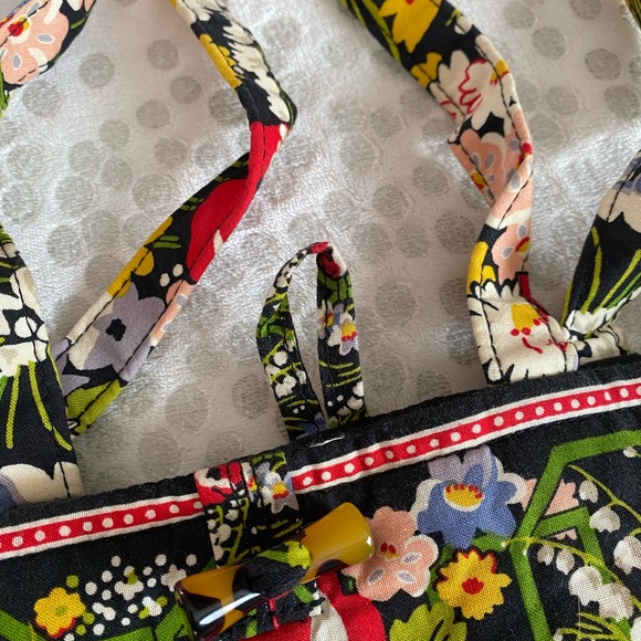 Vera Bradley bag.  Like new very clean inside and out. Smoke free home - Picture 8 of 8